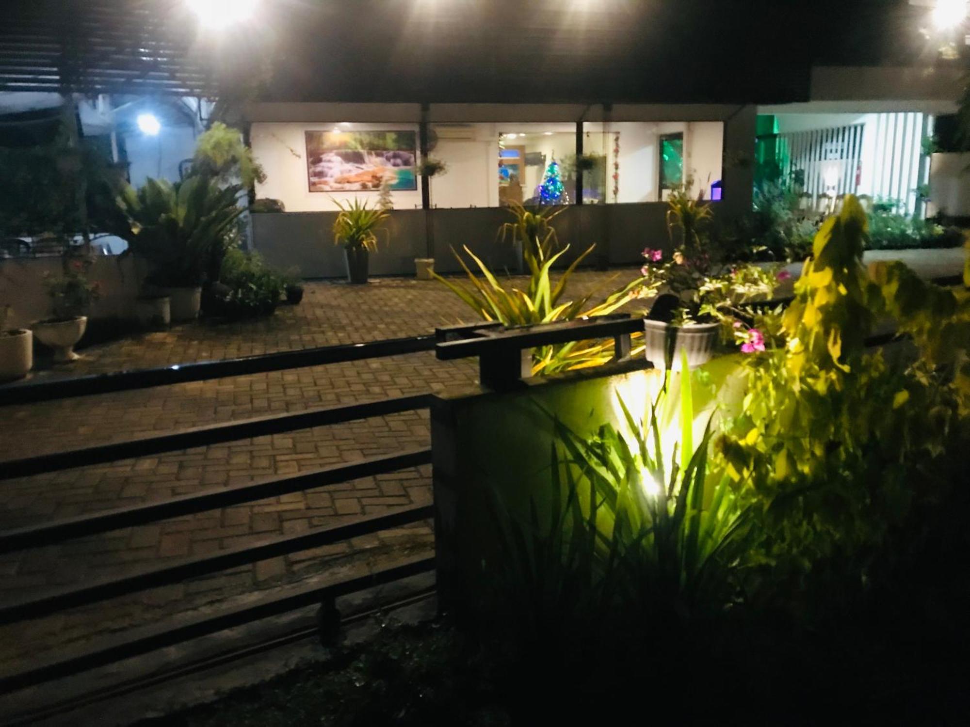 Pinidiya Resort أنرادابورام المظهر الخارجي الصورة
