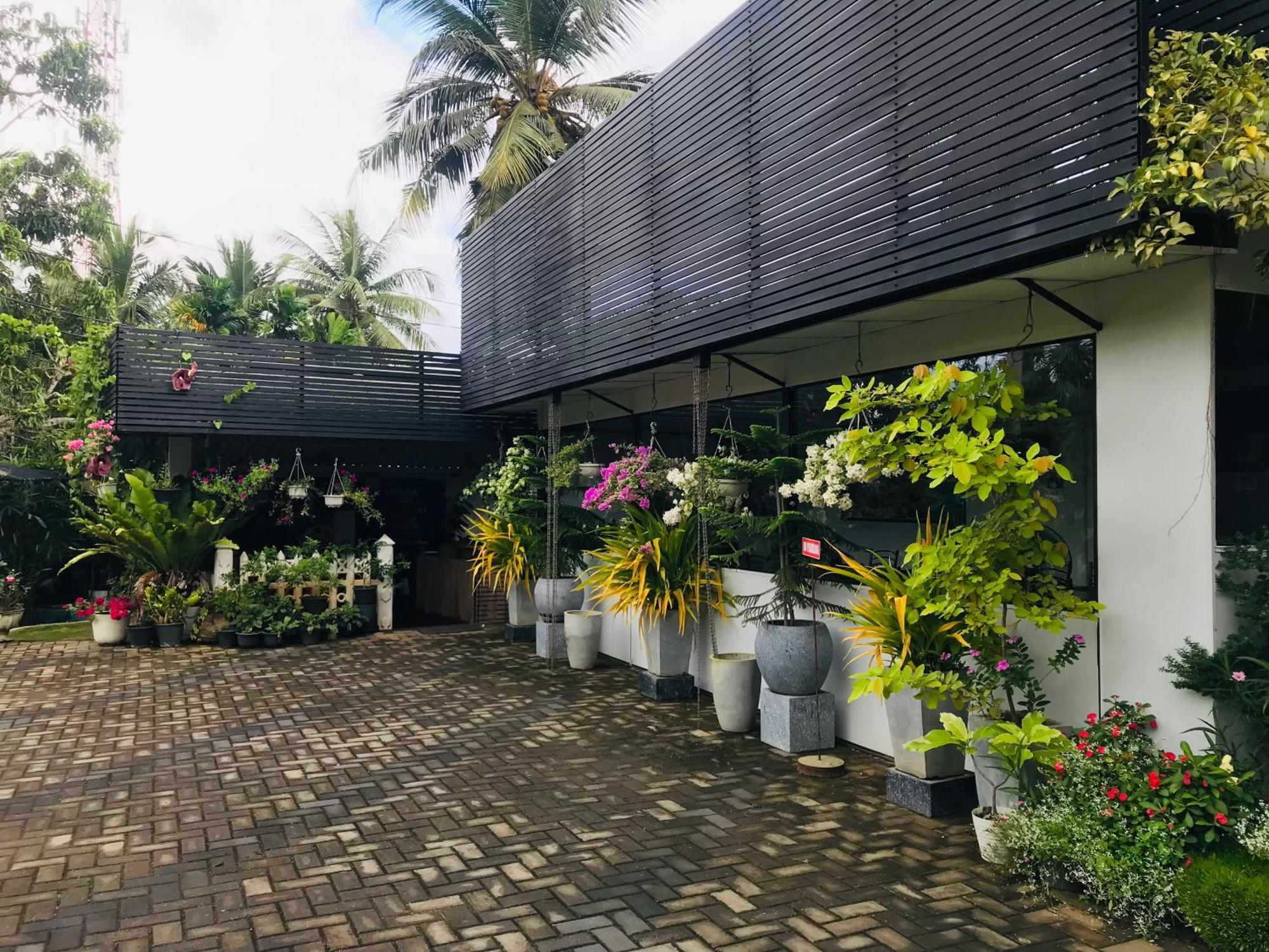 Pinidiya Resort أنرادابورام المظهر الخارجي الصورة